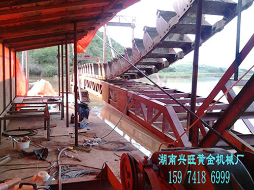 剛果金-采金船-安裝現場
